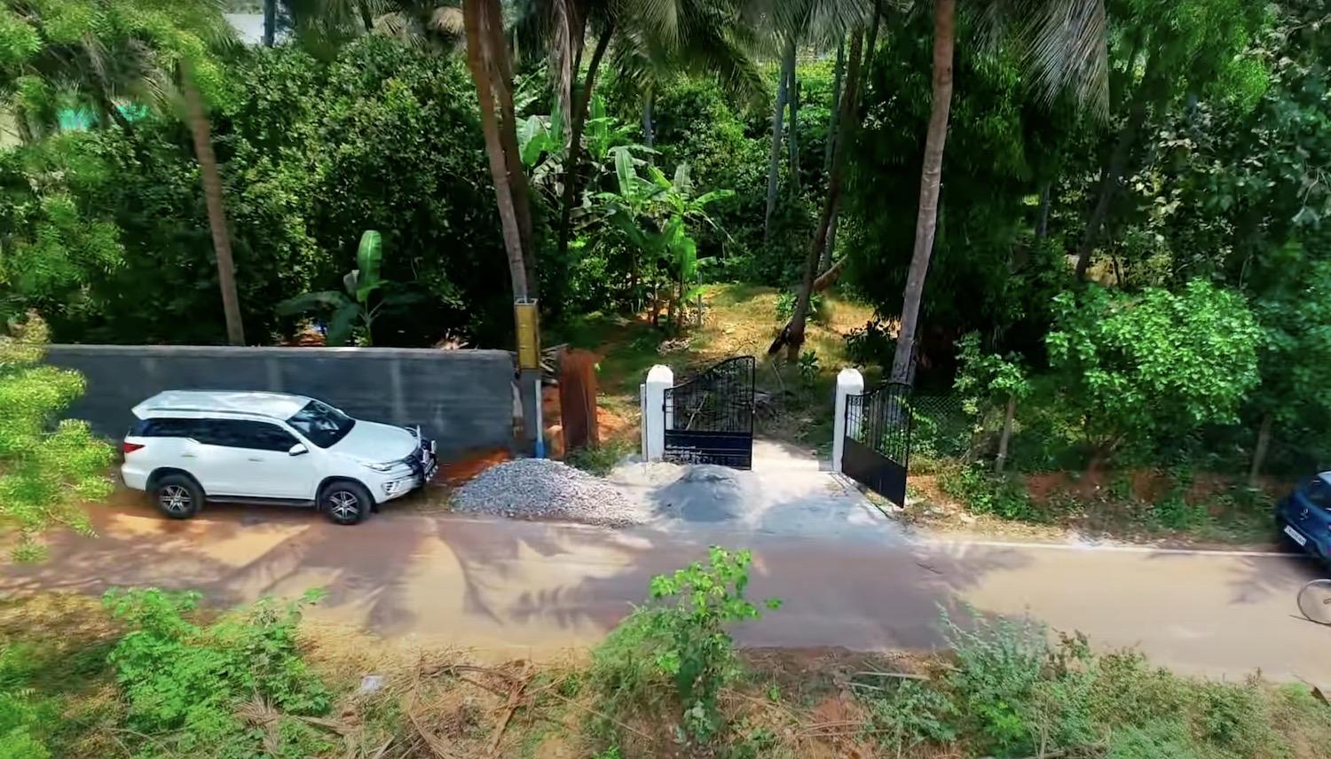 02 entrance gate - Cashew Farm Land in Auroville
